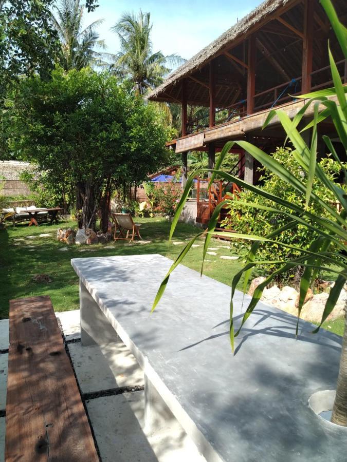 Basa-Basi Lodge Karimunjawa Eksteriør billede