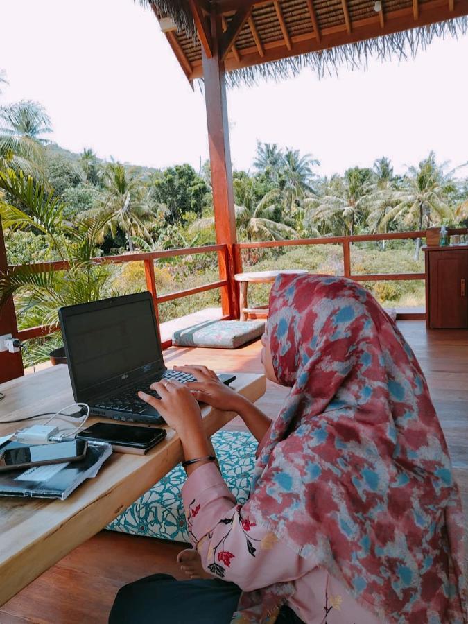 Basa-Basi Lodge Karimunjawa Eksteriør billede