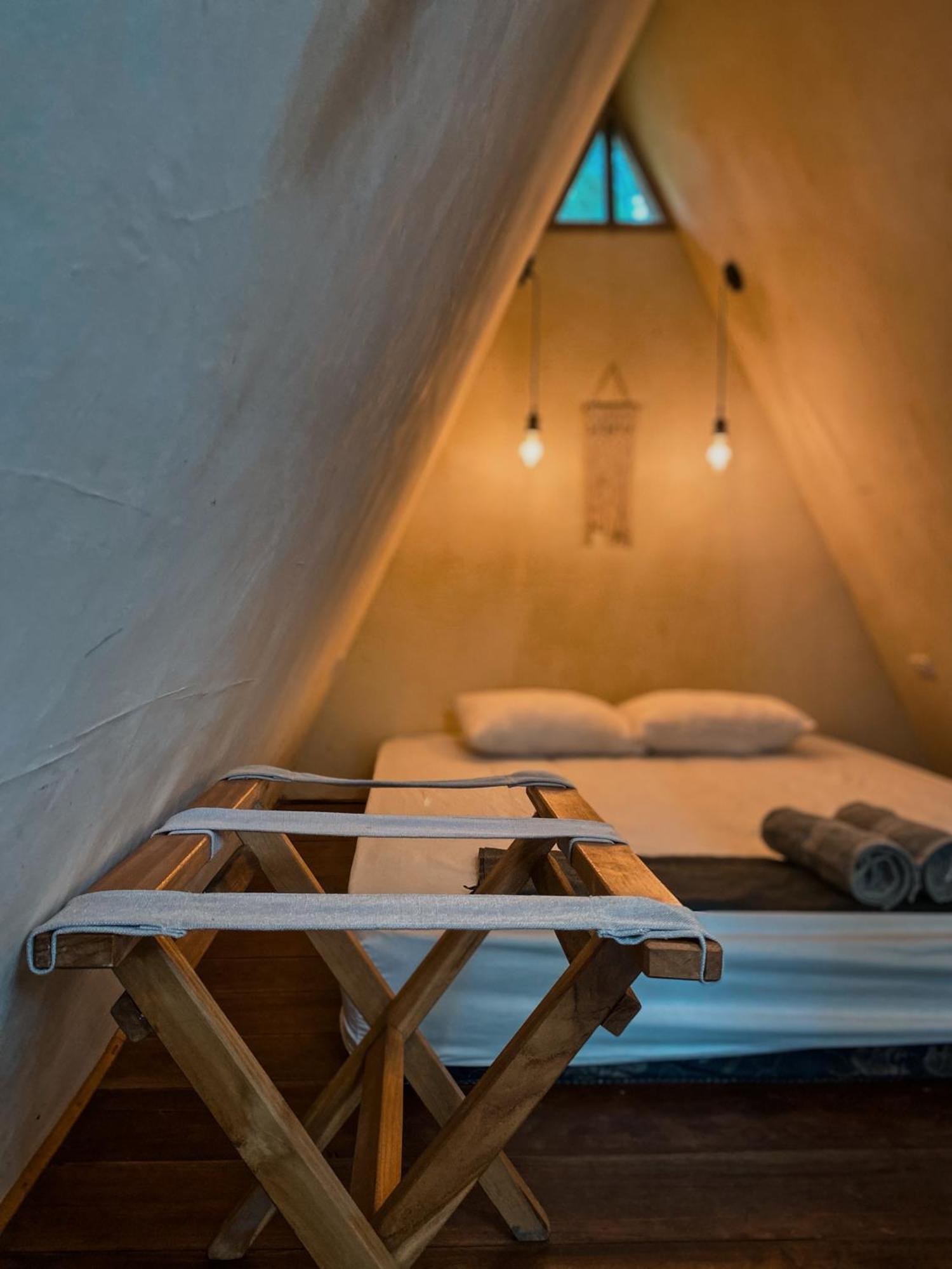 Basa-Basi Lodge Karimunjawa Eksteriør billede