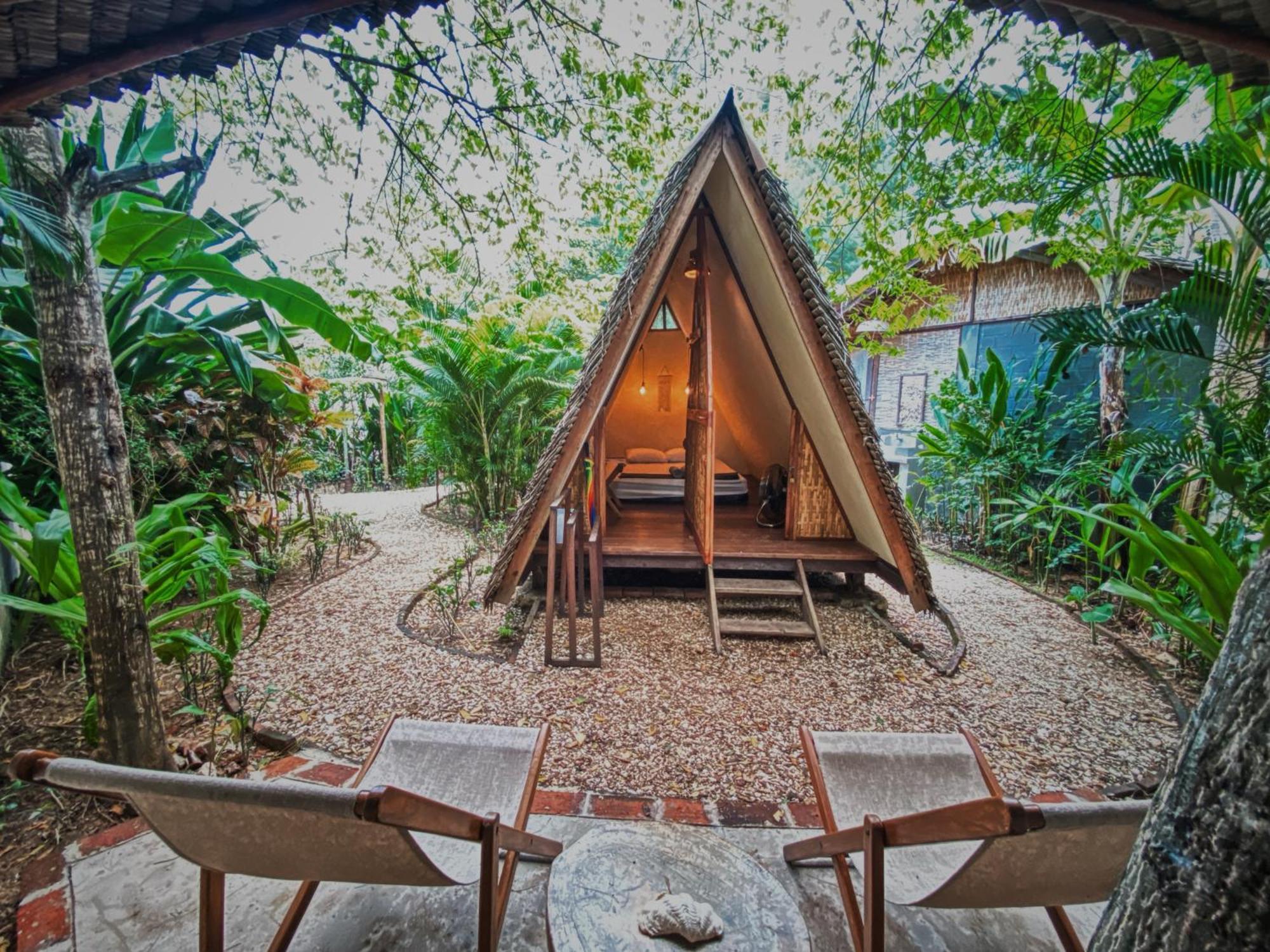 Basa-Basi Lodge Karimunjawa Eksteriør billede