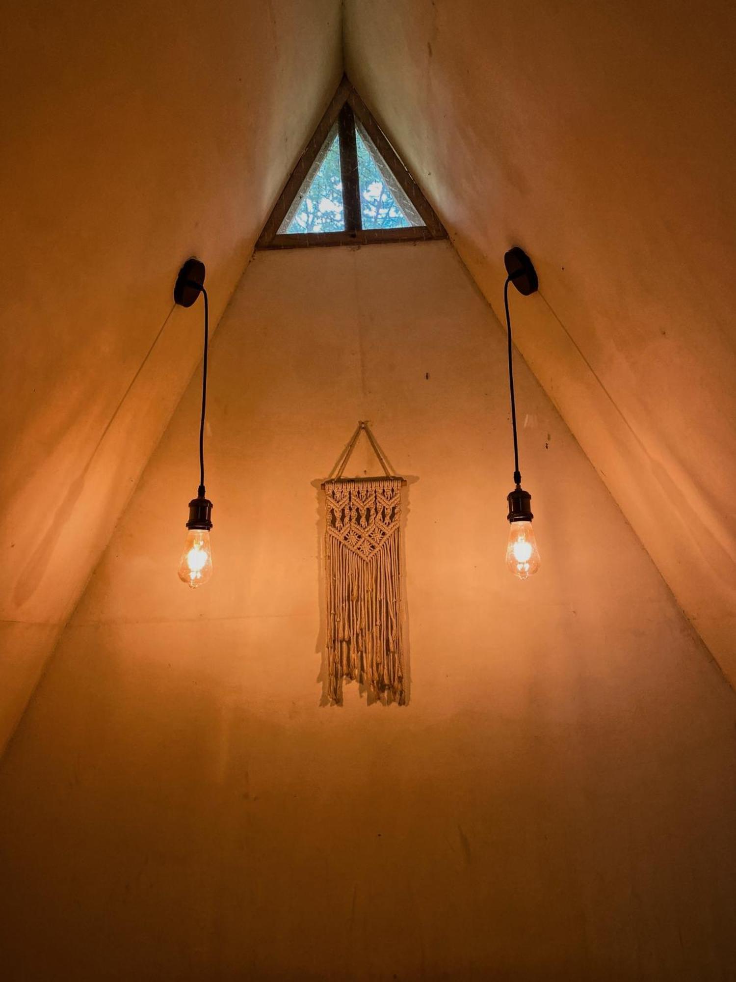 Basa-Basi Lodge Karimunjawa Eksteriør billede