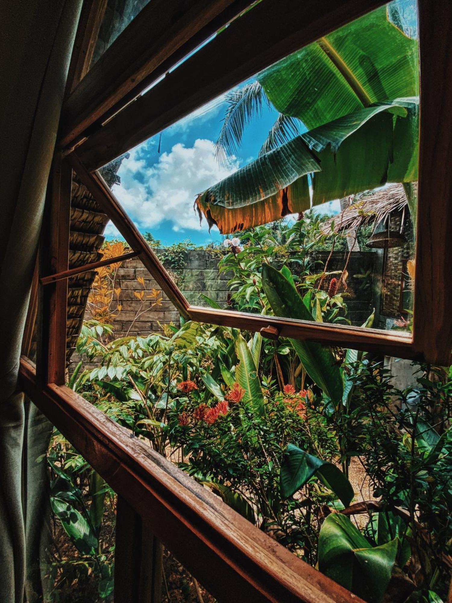 Basa-Basi Lodge Karimunjawa Eksteriør billede