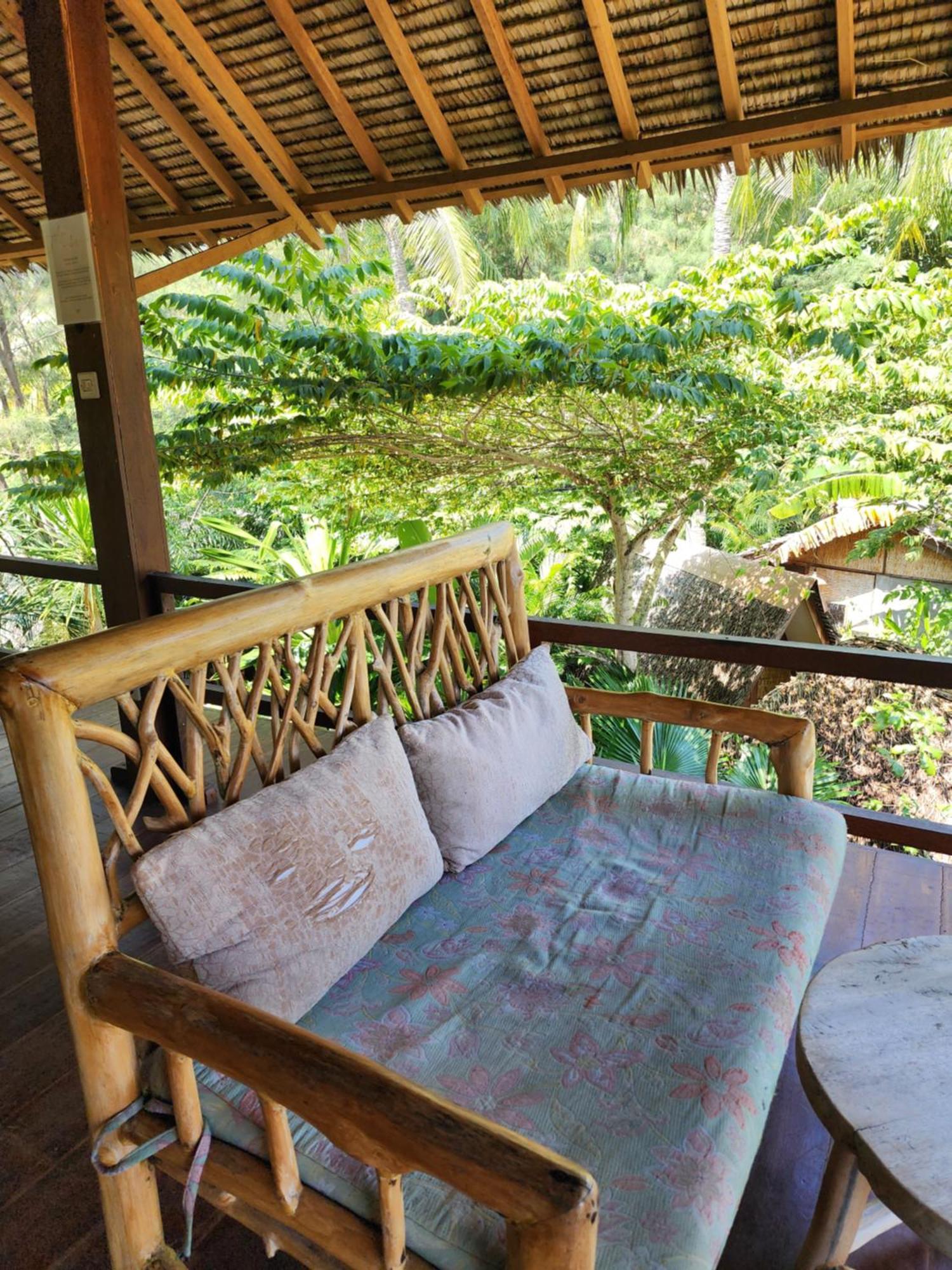 Basa-Basi Lodge Karimunjawa Eksteriør billede