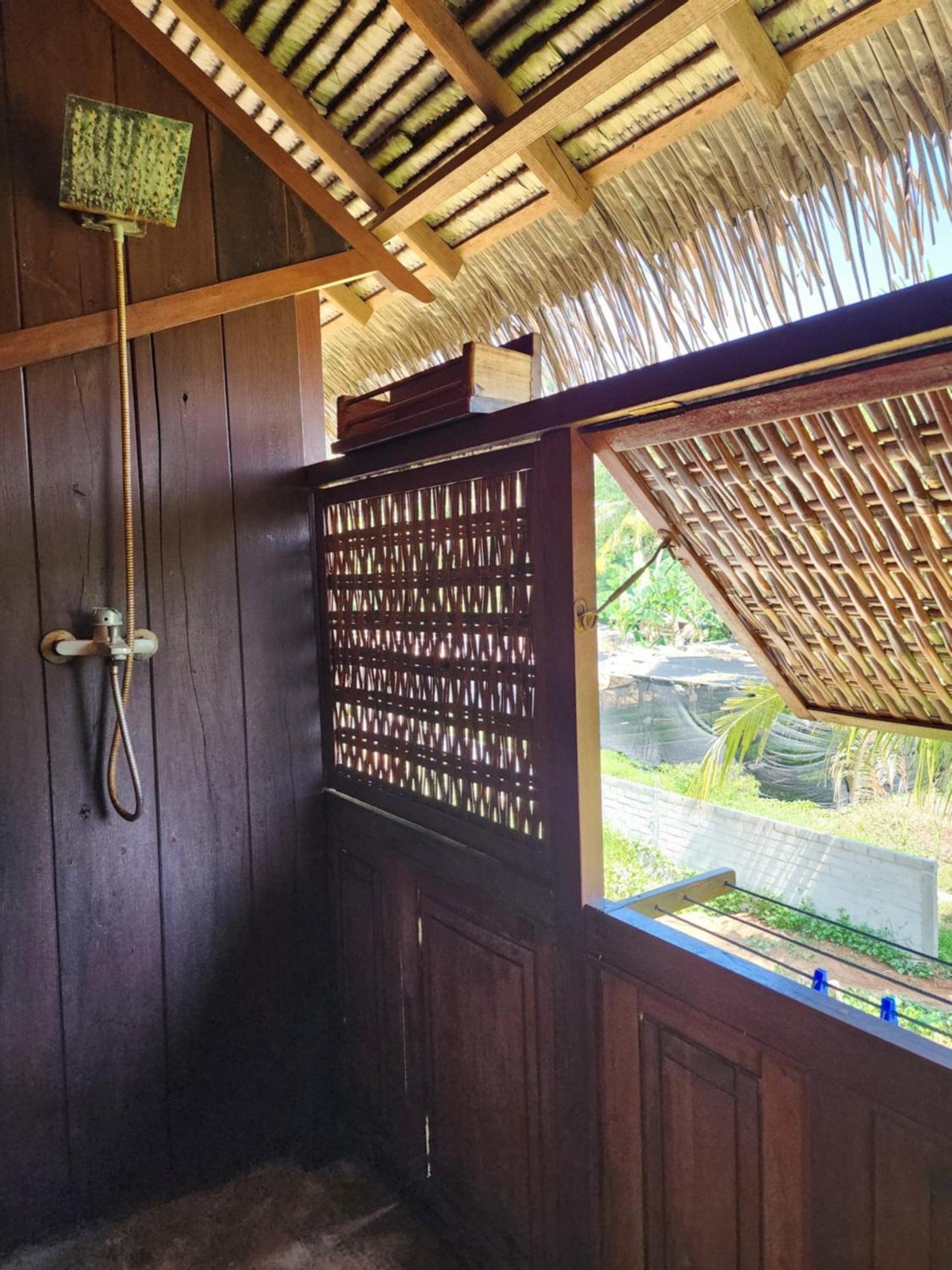Basa-Basi Lodge Karimunjawa Eksteriør billede