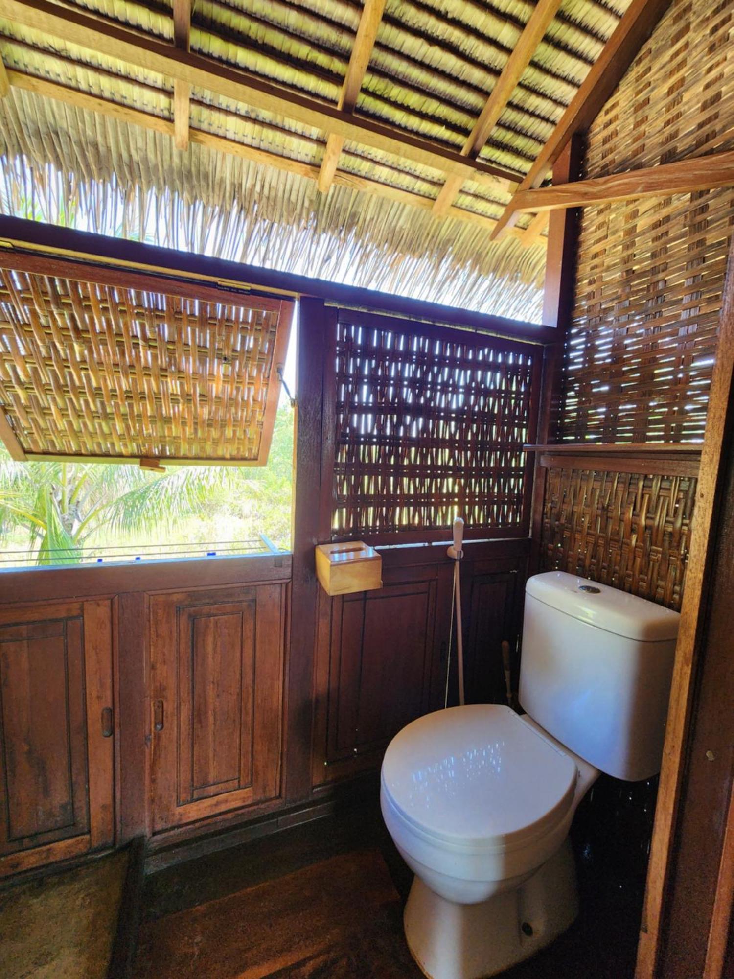 Basa-Basi Lodge Karimunjawa Eksteriør billede