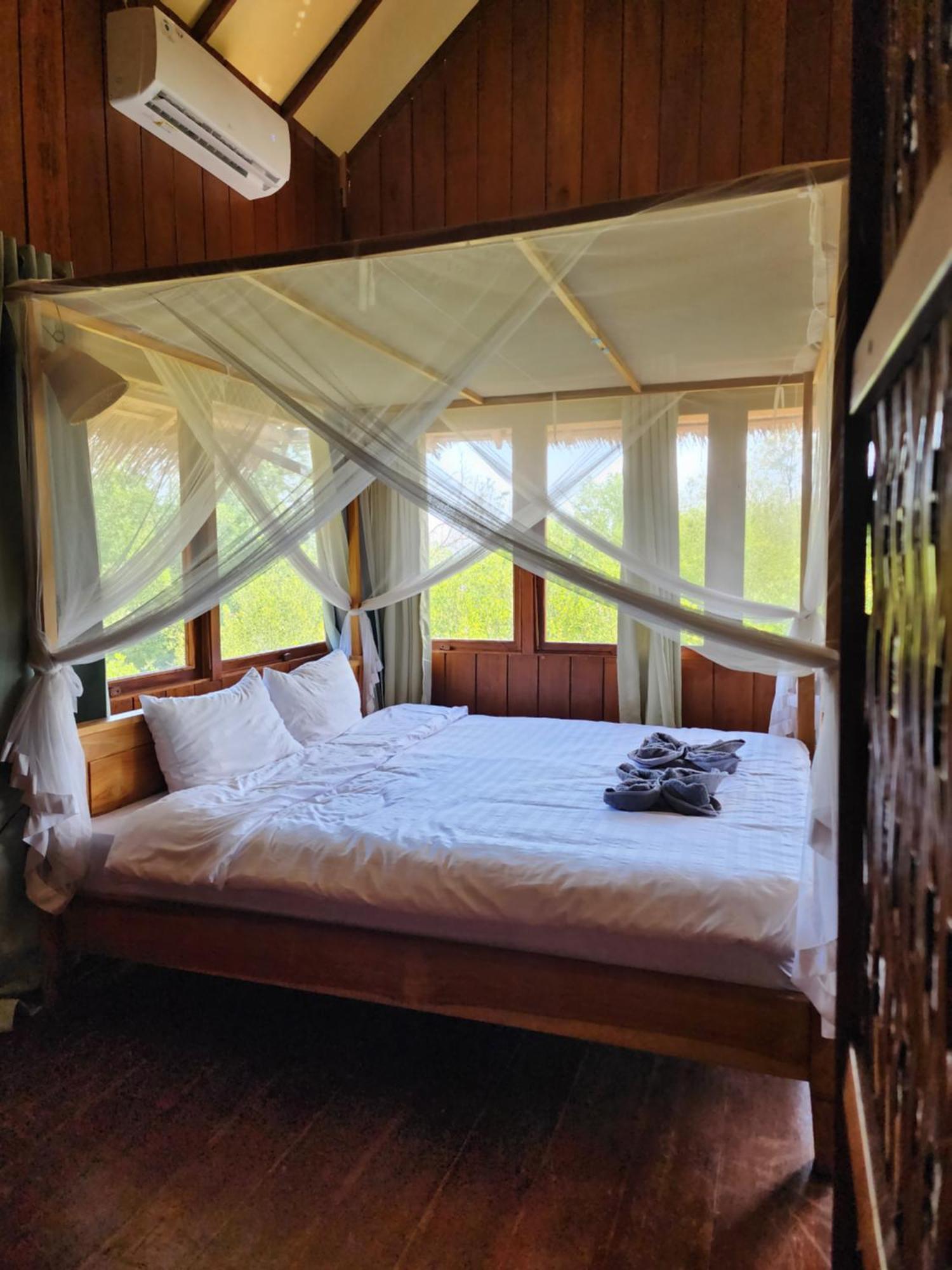 Basa-Basi Lodge Karimunjawa Eksteriør billede