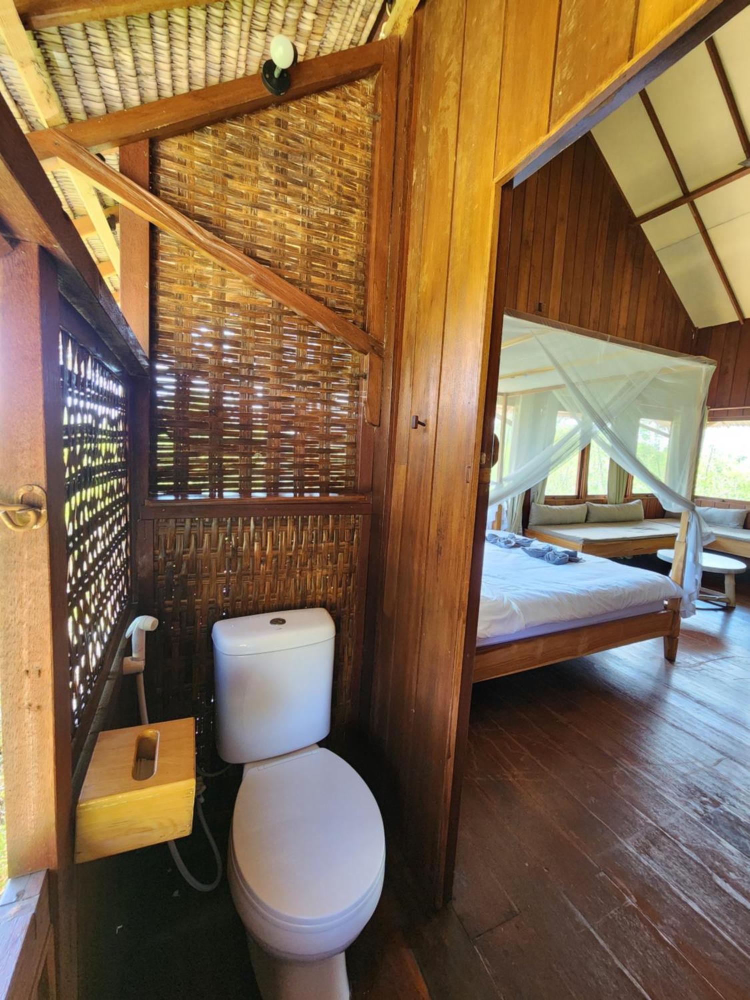 Basa-Basi Lodge Karimunjawa Eksteriør billede