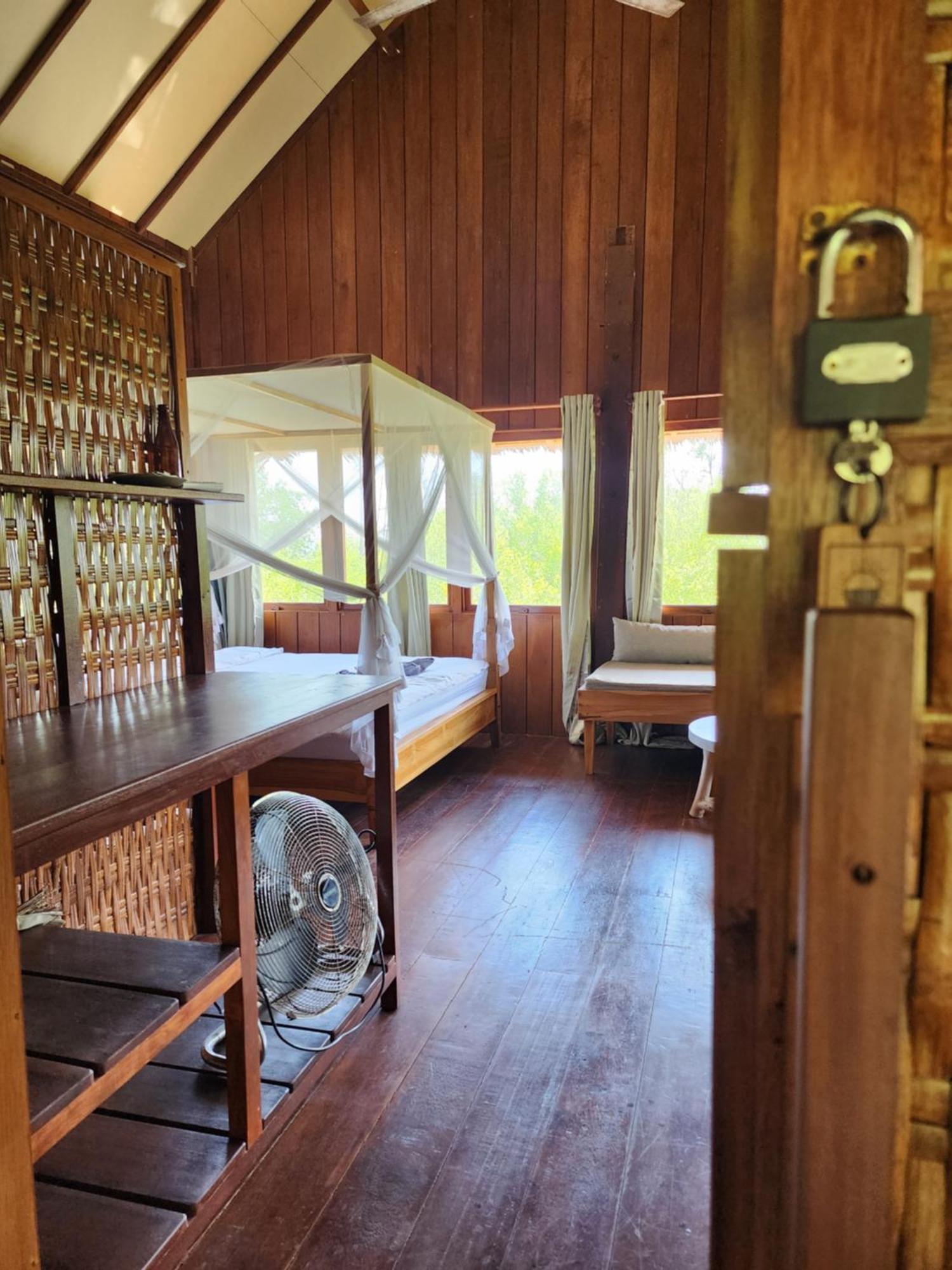 Basa-Basi Lodge Karimunjawa Eksteriør billede
