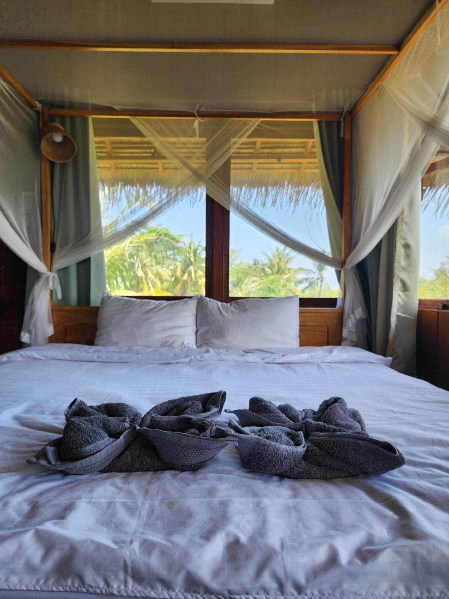 Basa-Basi Lodge Karimunjawa Eksteriør billede