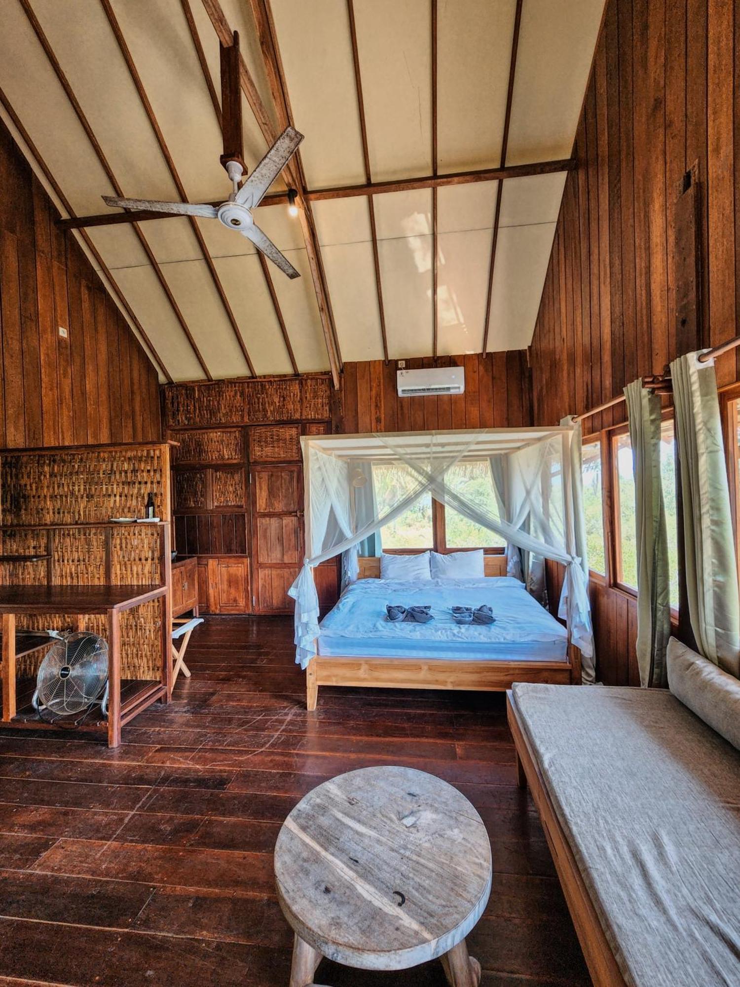 Basa-Basi Lodge Karimunjawa Eksteriør billede
